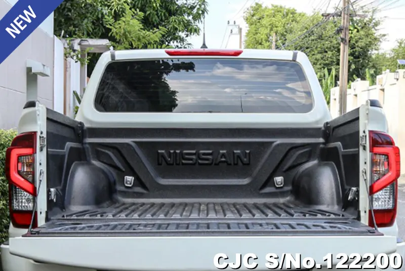 Nissan Navara in White for Sale Image 4