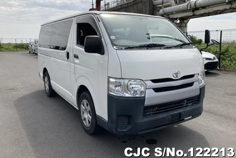 2015 Toyota / Hiace Stock No. 122213