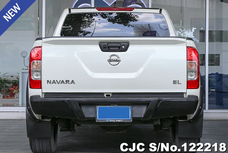 Nissan Navara in White for Sale Image 4