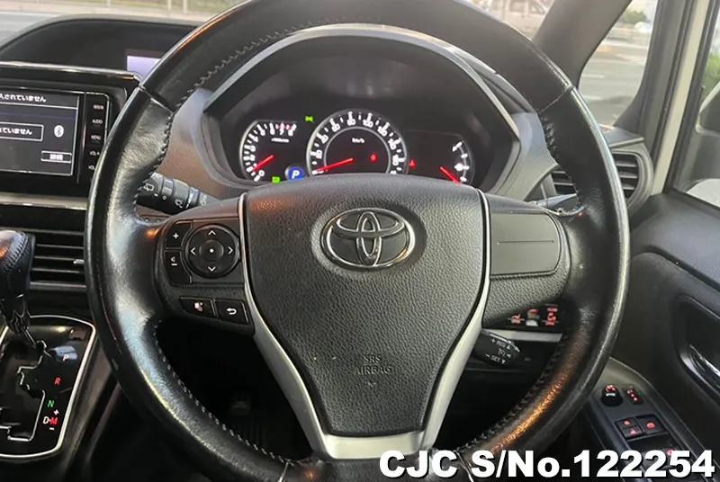 2015 Toyota / Voxy Stock No. 122254