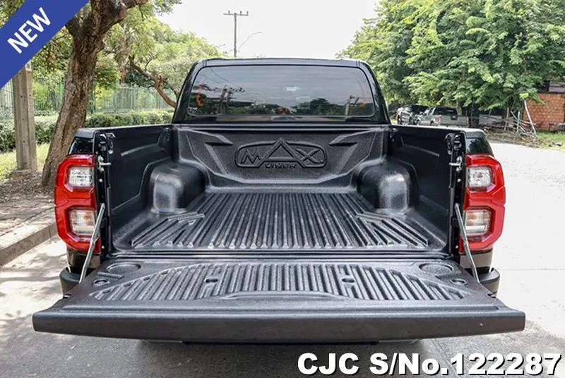 2023 Toyota / Hilux / Revo Stock No. 122287