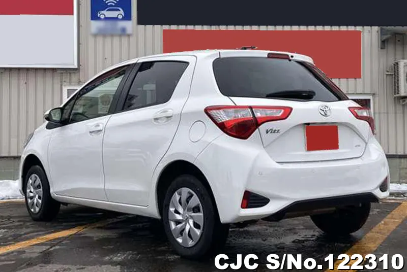 2018 Toyota / Vitz Stock No. 122310