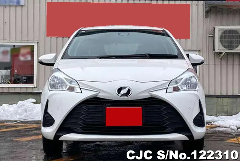 2018 Toyota / Vitz Stock No. 122310