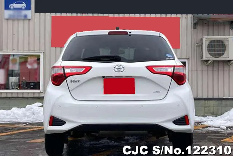 2018 Toyota / Vitz Stock No. 122310