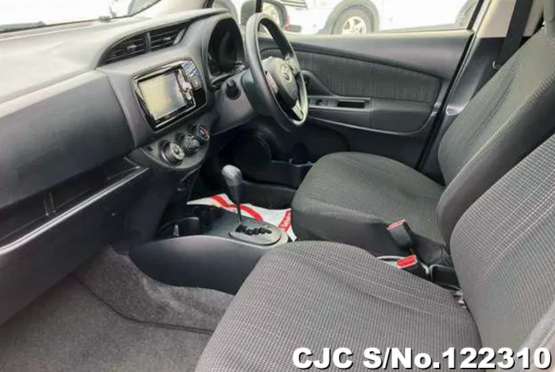 2018 Toyota / Vitz Stock No. 122310