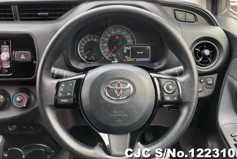 2018 Toyota / Vitz Stock No. 122310