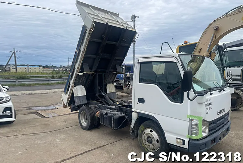 2011 Isuzu / Elf Stock No. 122318