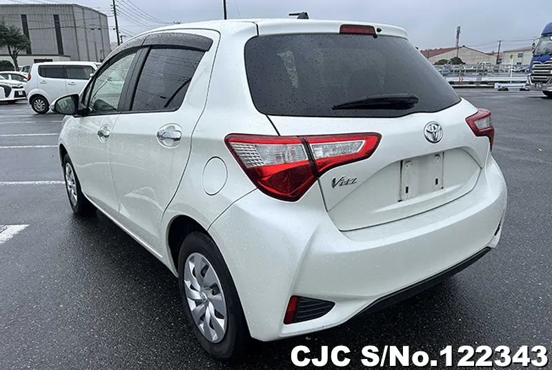 2018 Toyota / Vitz Stock No. 122343