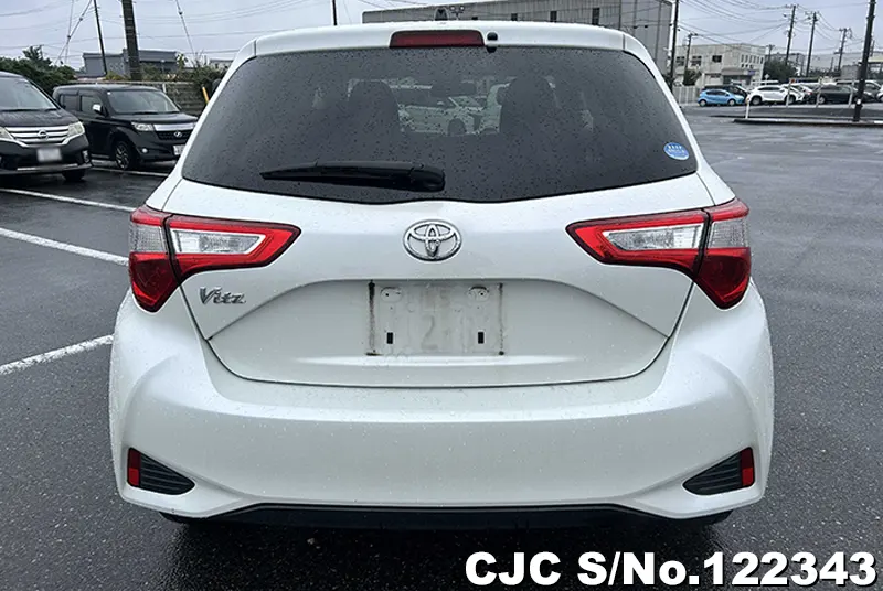 2018 Toyota / Vitz Stock No. 122343