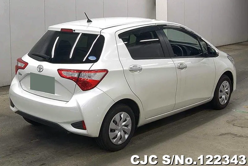 2018 Toyota / Vitz Stock No. 122343