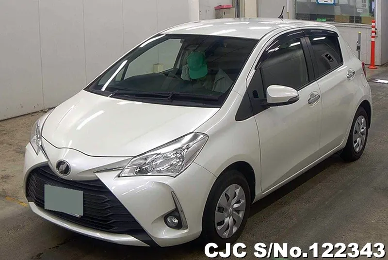 2018 Toyota / Vitz Stock No. 122343