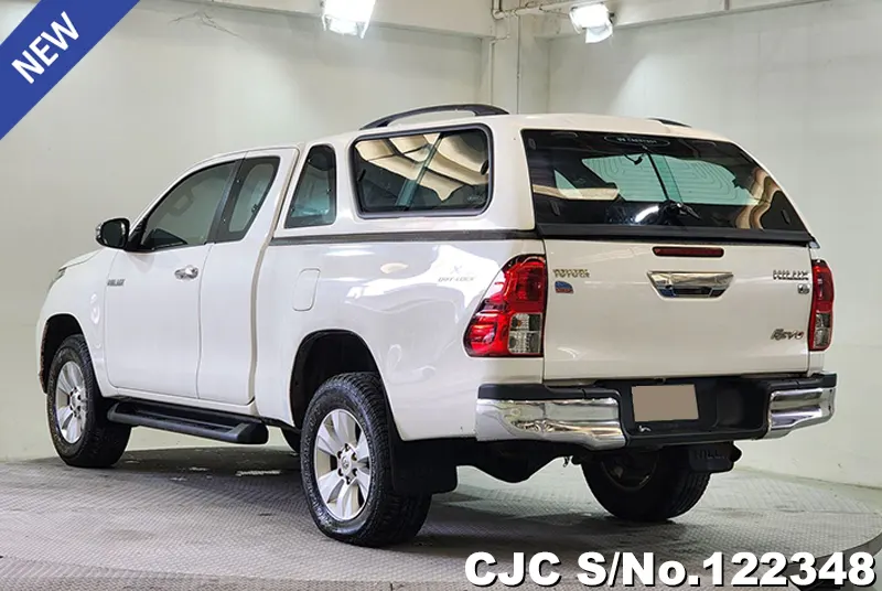 Toyota Hilux in White for Sale Image 1