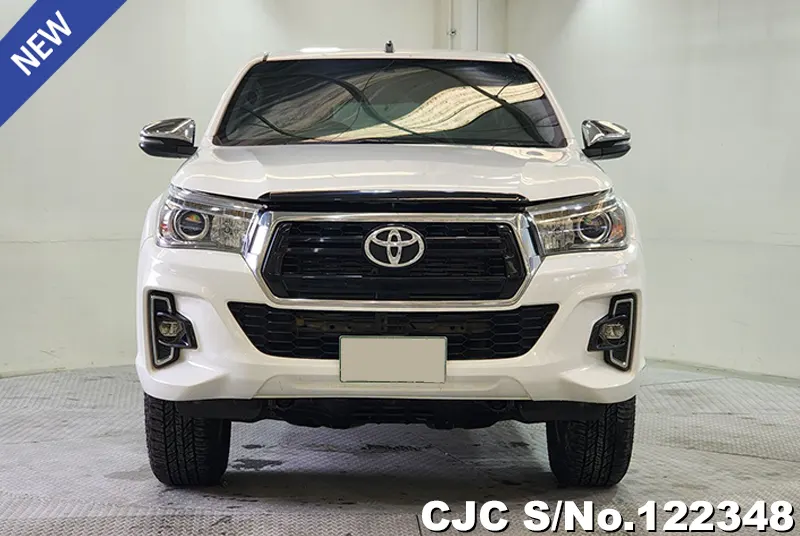 Toyota Hilux in White for Sale Image 3