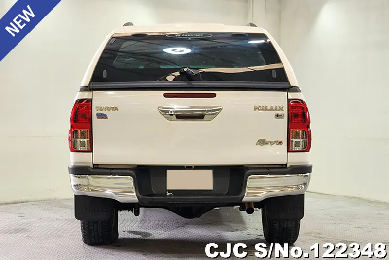 Toyota Hilux in White for Sale Image 4