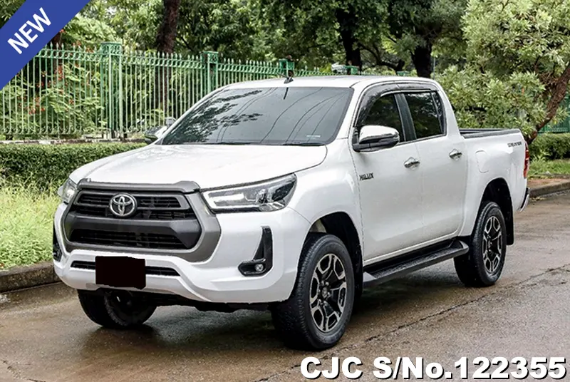 Toyota Hilux in White for Sale Image 3