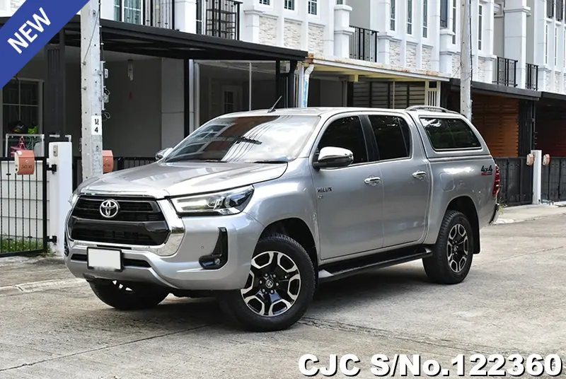 Toyota Hilux in Silver for Sale Image 3