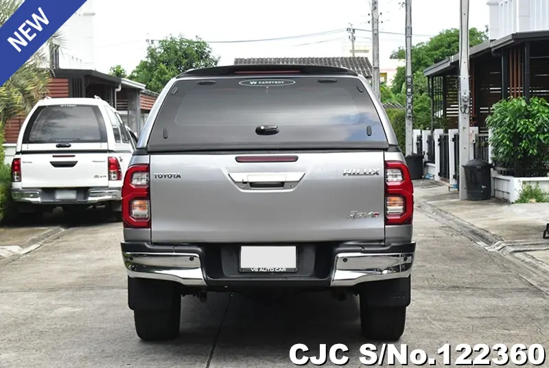 Toyota Hilux in Silver for Sale Image 5