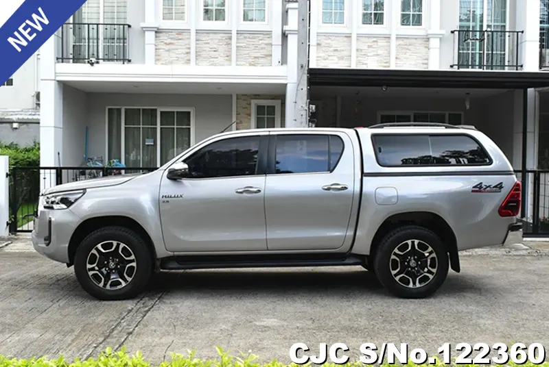 Toyota Hilux in Silver for Sale Image 6