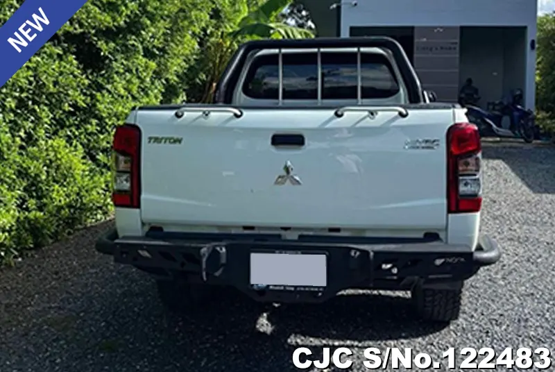 Mitsubishi Triton in White for Sale Image 3