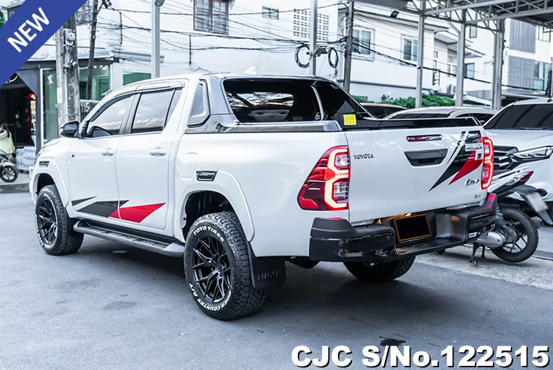 Toyota Hilux in White for Sale Image 1