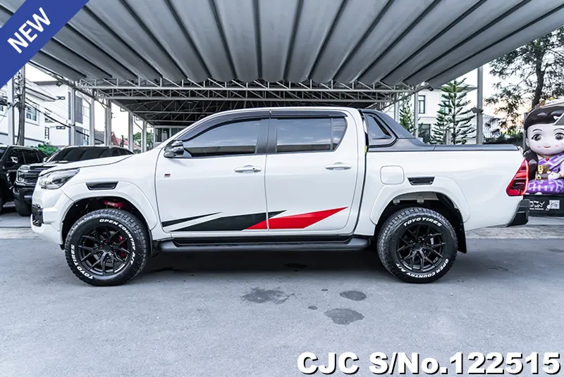 2023 Toyota / Hilux / Revo Stock No. 122515