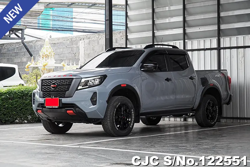 Nissan Navara in Gray for Sale Image 3