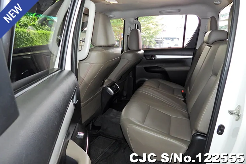 2016 Toyota / Hilux / Revo Stock No. 122555