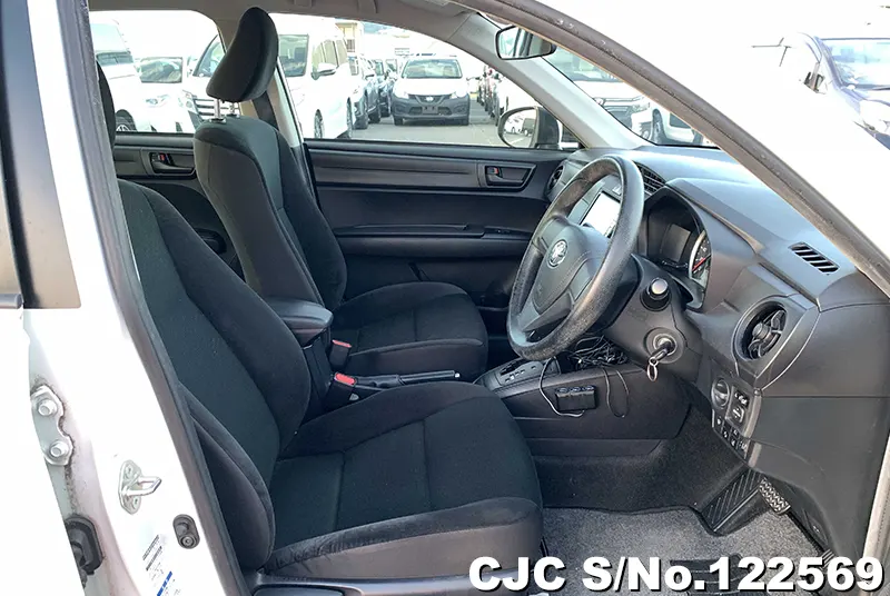 2018 Toyota / Corolla Axio Stock No. 122569