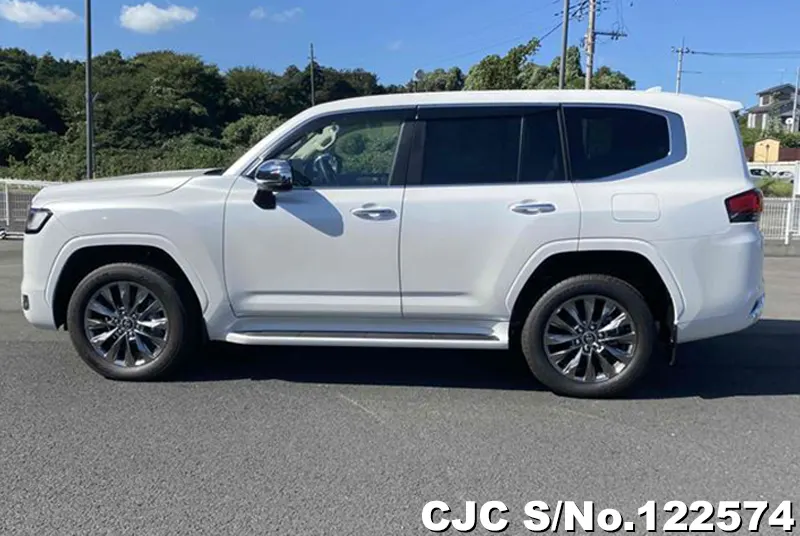 2024 Toyota / Land Cruiser Stock No. 122574