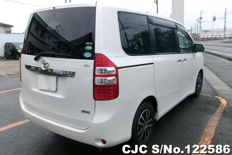 2012 Toyota / Noah Stock No. 122586