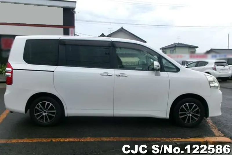 2012 Toyota / Noah Stock No. 122586