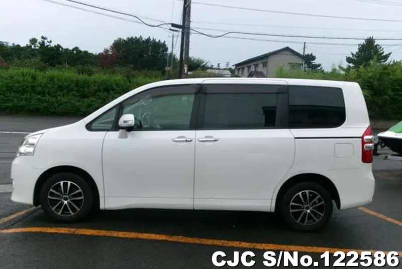 2012 Toyota / Noah Stock No. 122586