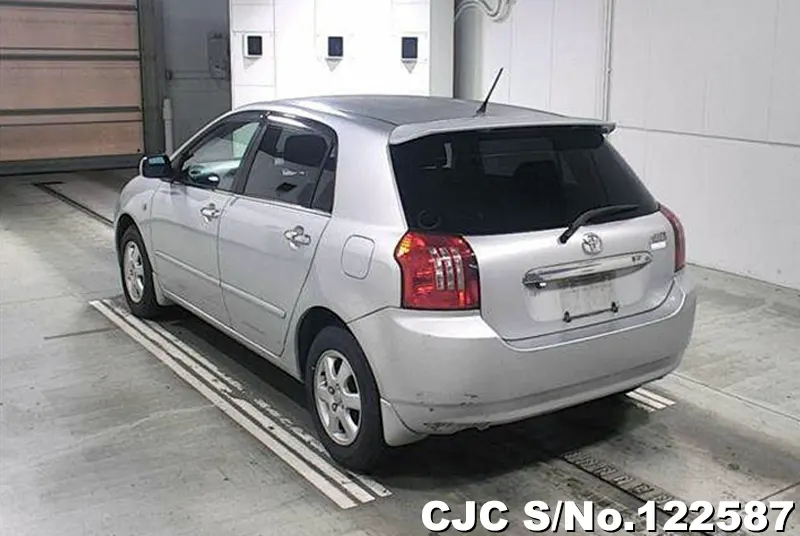 2004 Toyota / Allex Stock No. 122587