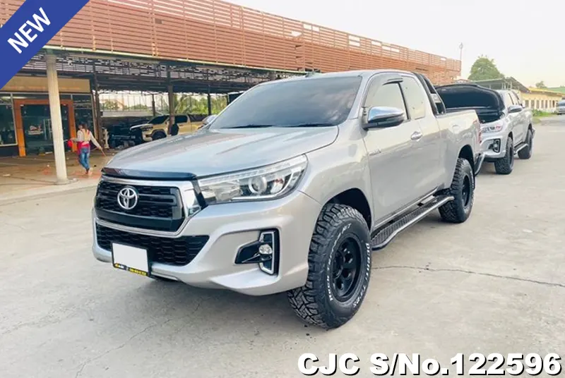 Toyota Hilux in Silver for Sale Image 3