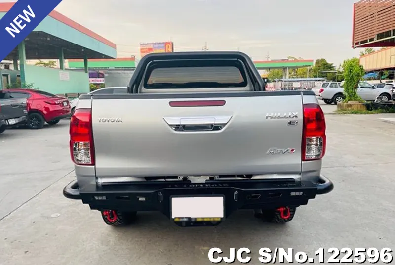 Toyota Hilux in Silver for Sale Image 5