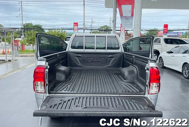 2020 Toyota / Hilux / Revo Stock No. 122622