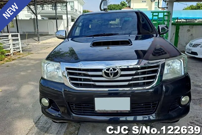 Toyota Hilux in Black for Sale Image 4