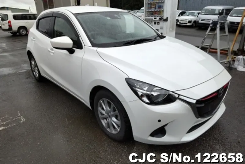 2015 Mazda / Demio Stock No. 122658