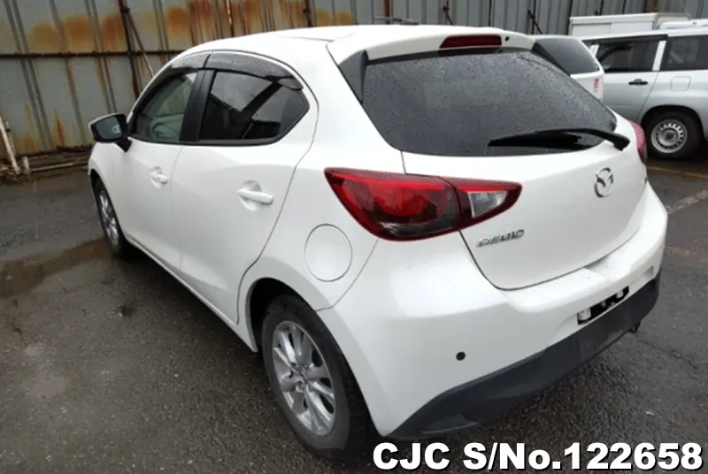 2015 Mazda / Demio Stock No. 122658