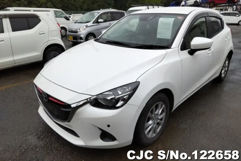 2015 Mazda / Demio Stock No. 122658