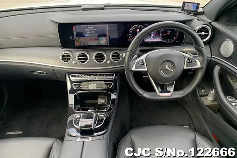 2016 Mercedes Benz / E Class Stock No. 122666