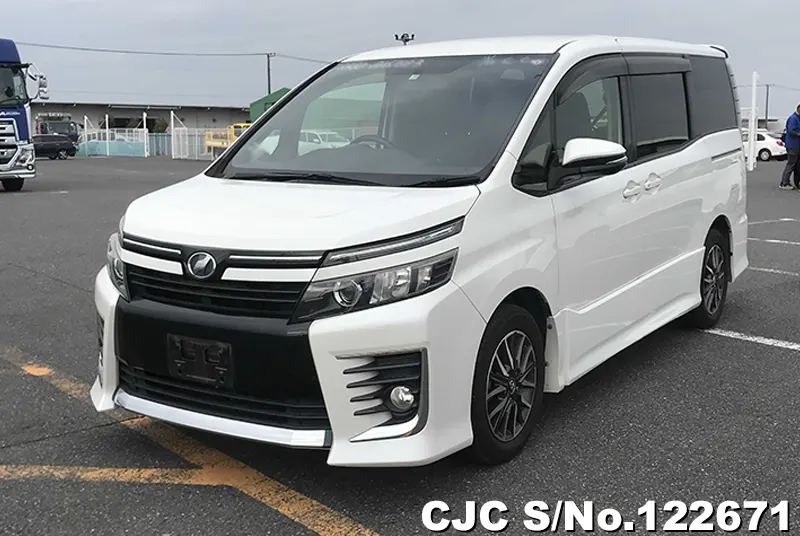 2015 Toyota / Voxy Stock No. 122671