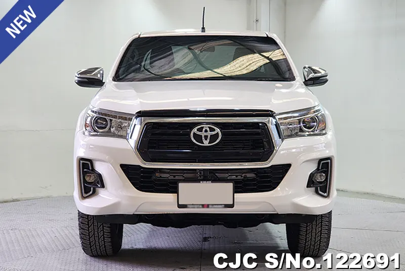 Toyota Hilux in White for Sale Image 4