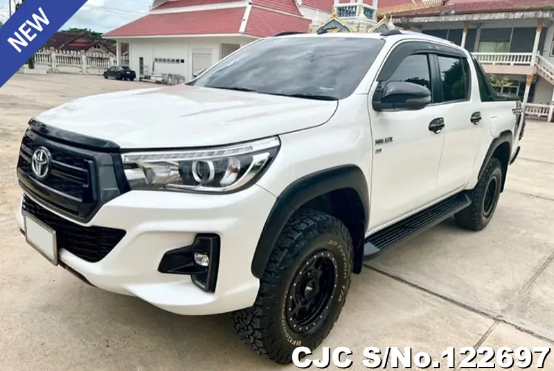 Toyota Hilux in White for Sale Image 2