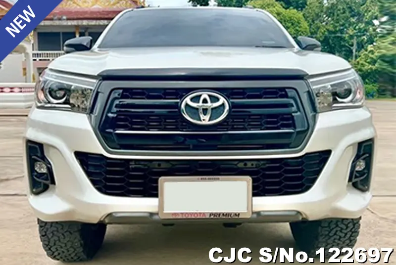 Toyota Hilux in White for Sale Image 3