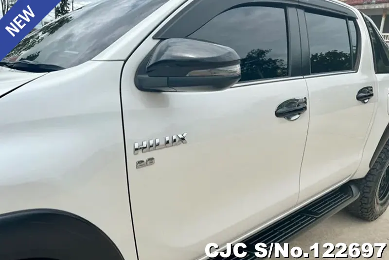 2019 Toyota / Hilux / Revo Rocco Stock No. 122697