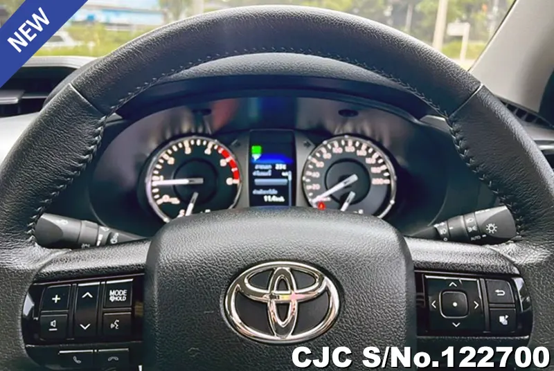 2021 Toyota / Hilux / Revo Stock No. 122700