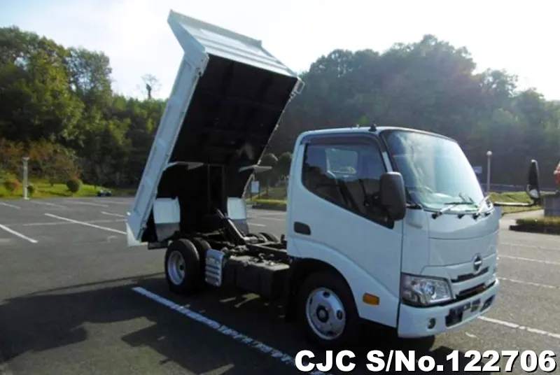 Hino / Dutro 2022