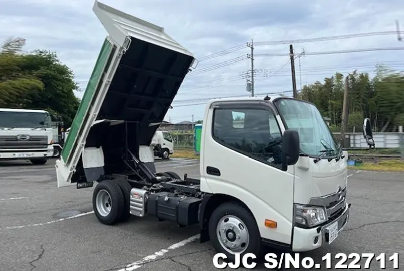 Hino / Dutro 2023