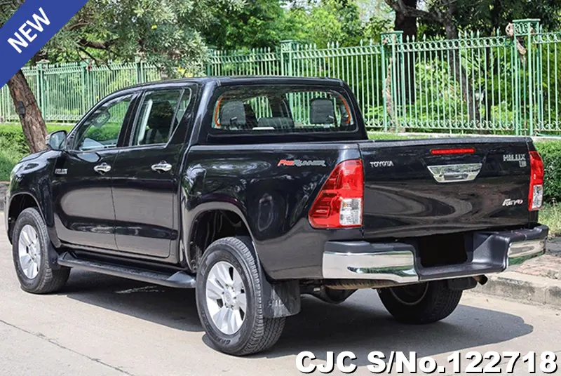 2019 Toyota / Hilux / Revo Stock No. 122718